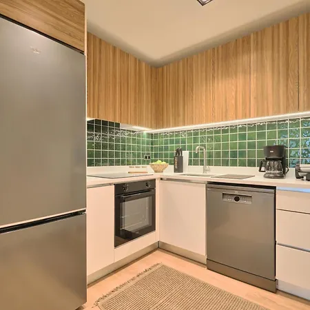 Bsy Flats Well Decorated Modern With 2br, 3br Options Daire
