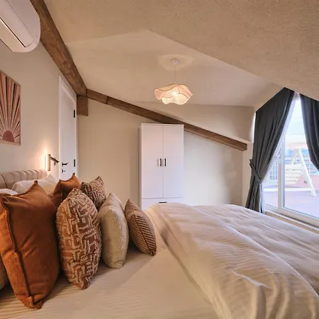 Bsy Flats Well Decorated Modern With 2br, 3br Options