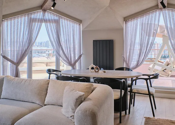 公寓 Bsy Flats Well Decorated Modern With 2br, 3br Options