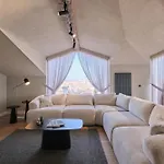 Bsy Flats Well Decorated Modern With 2br, 3br Options