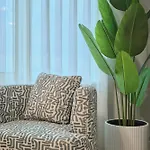 Bsy Flats Well Decorated Modern With 2br, 3br Options *