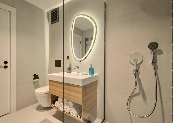 Apartment Bsy Flats Well Decorated Modern With 2br, 3br Options *