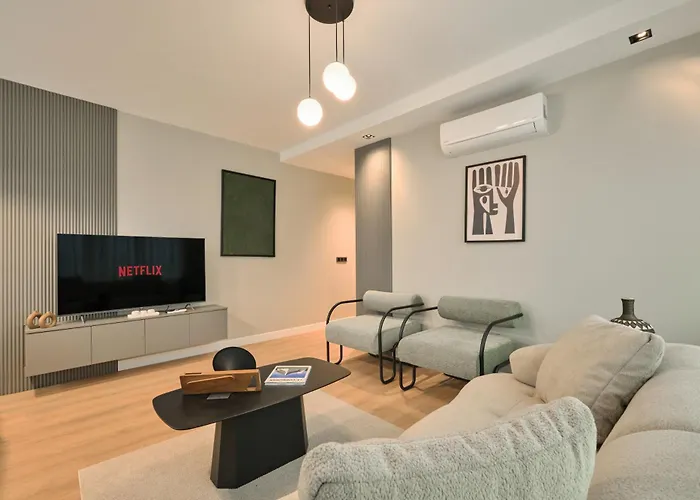 Apartment Bsy Flats Well Decorated Modern With 2br, 3br Options