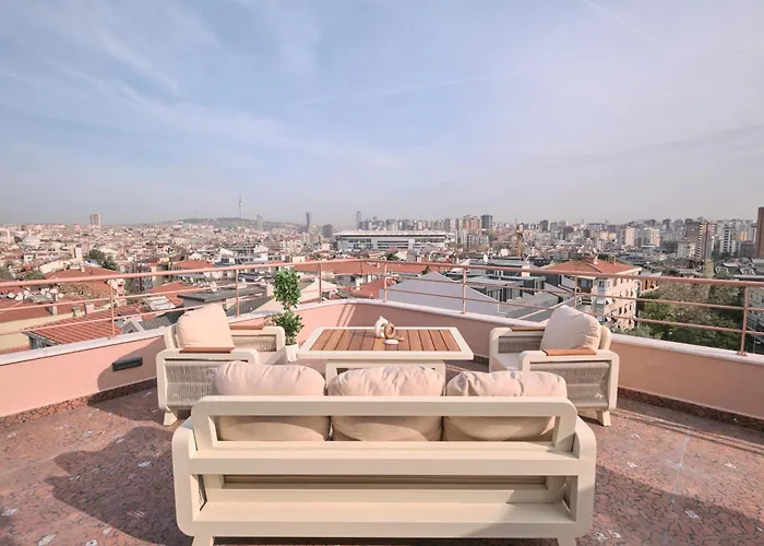 Bsy Flats Well Decorated Modern With 2br, 3br Options *