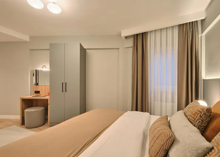 Bsy Flats Well Decorated Modern With 2br, 3br Options Apartment *