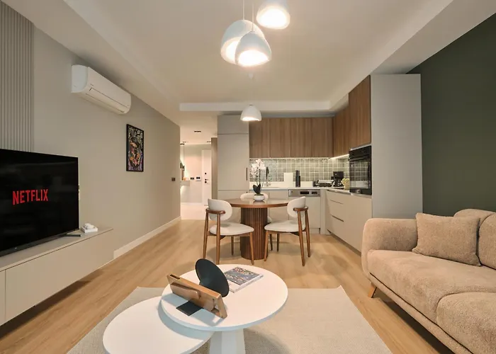 Bsy Flats Well Decorated Modern With 2br, 3br Options شقة