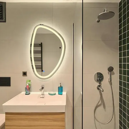 Bsy Flats Well Decorated Modern With 2br, 3br Options Istanbul